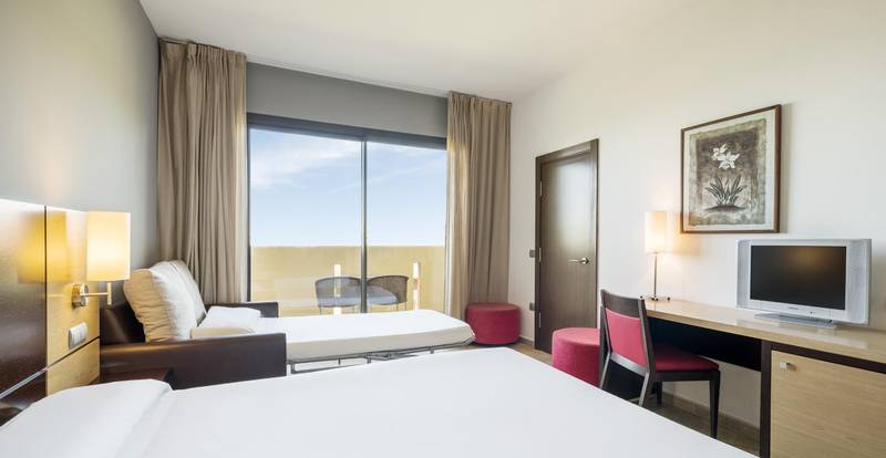 Habitación doble con niños Hotel ILUNION Calas de Conil Conil de la Frontera