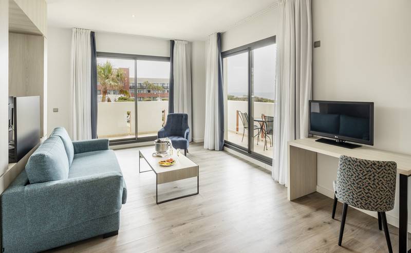 Habitación junior suite Hotel ILUNION Calas de Conil Conil de la Frontera