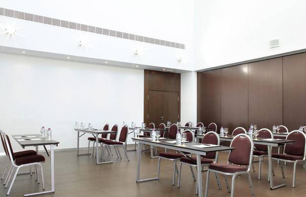 Salón Exposiciones Hotel ILUNION Calas de Conil Conil de la Frontera
